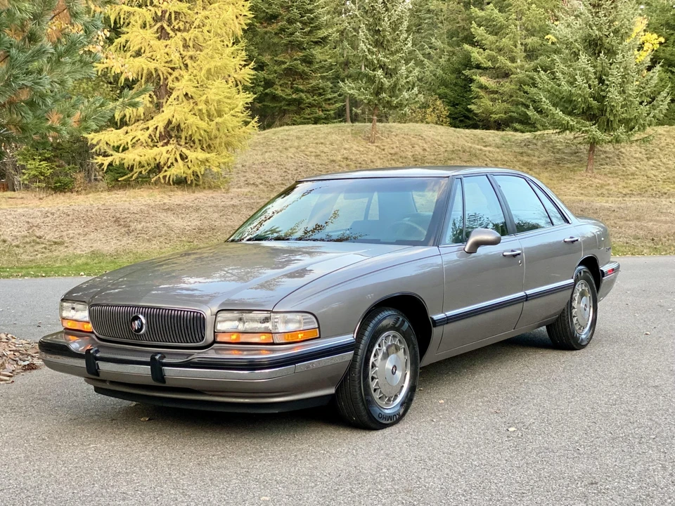 1995 Buick LeSabre - Image 2 of 31
