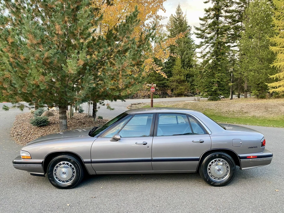 1995 Buick LeSabre - Image 15 of 31