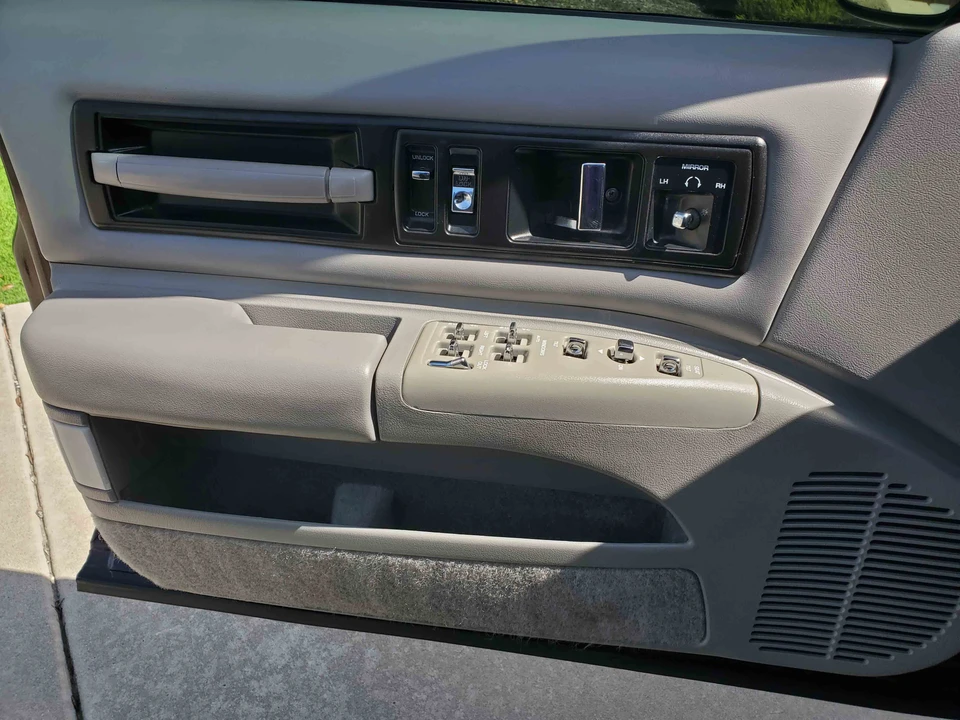 1995 Chevrolet Impala 7th Gen - Image 27 of 31