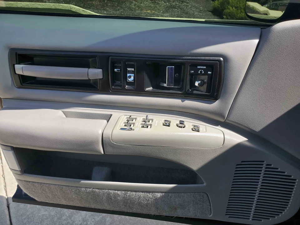 1995 Chevrolet Impala 7th Gen - Image 26 of 31