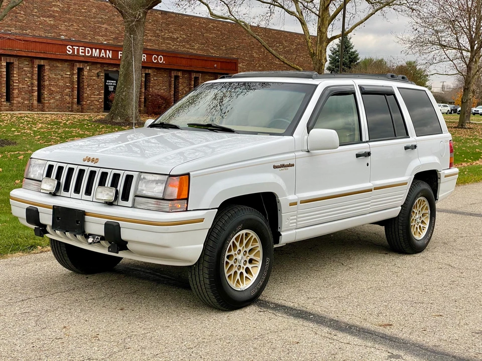 1995 Jeep ZJ Grand Cherokee - Image 2 of 31