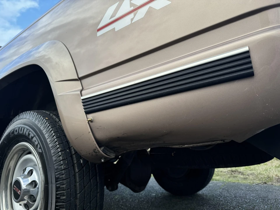 1997 GMC Sierra 1st Gen - Image 28 of 31