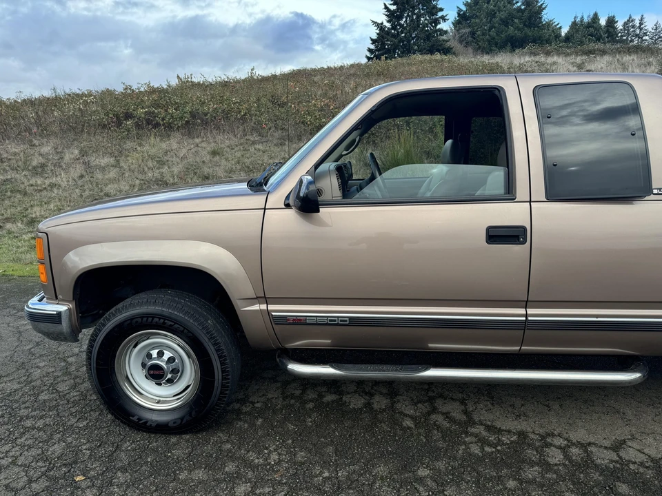 1997 GMC Sierra 1st Gen - Image 16 of 31