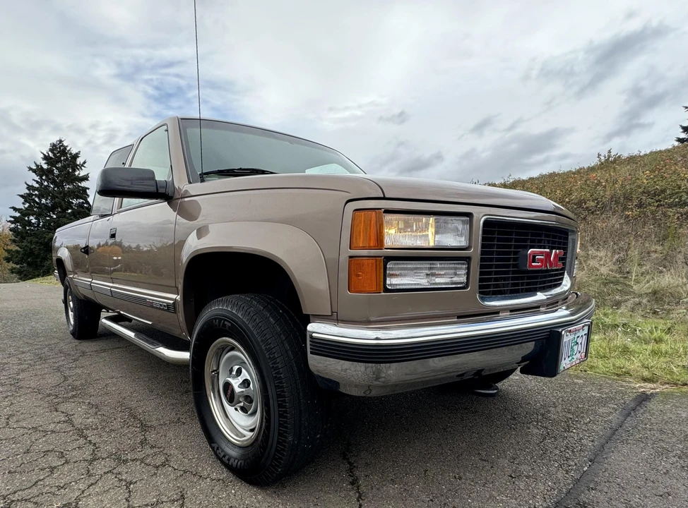 1997 GMC Sierra 1st Gen - Image 2 of 31