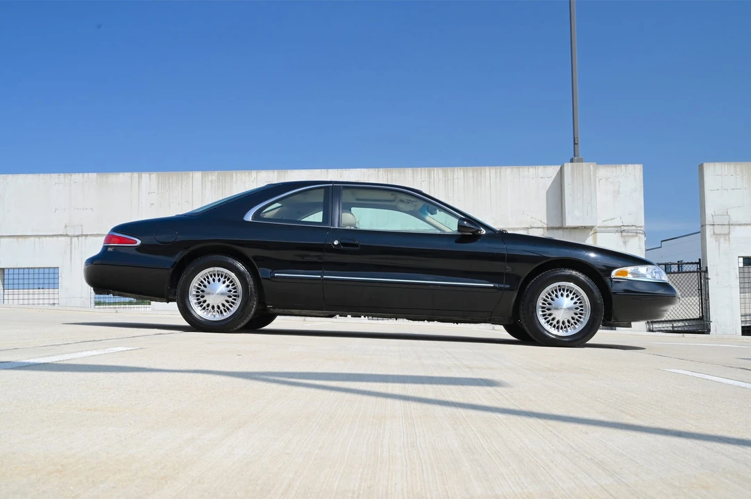 1998 Lincoln Continental Mark VIII - Image 16 of 31