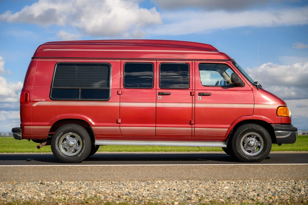 1999 Dodge Ram Van - Image 9 of 31
