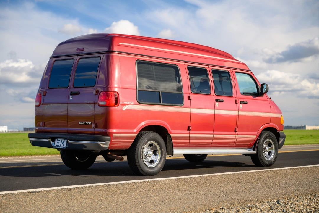 1999 Dodge Ram Van - Image 11 of 31