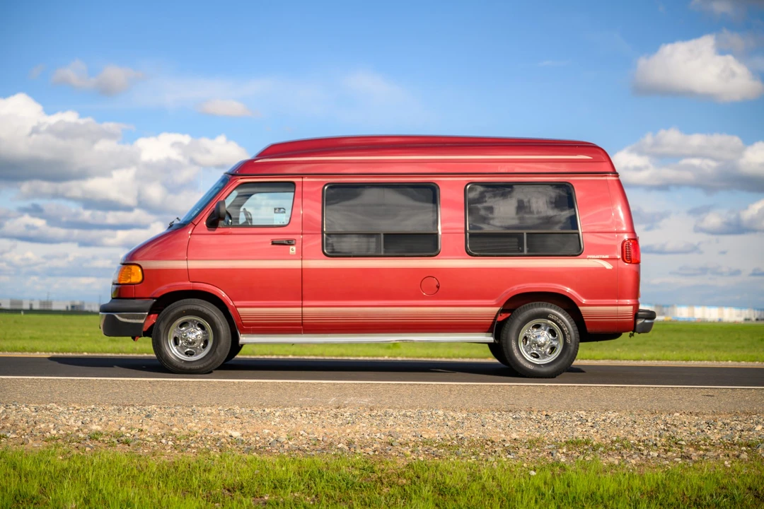 1999 Dodge Ram Van - Image 20 of 31