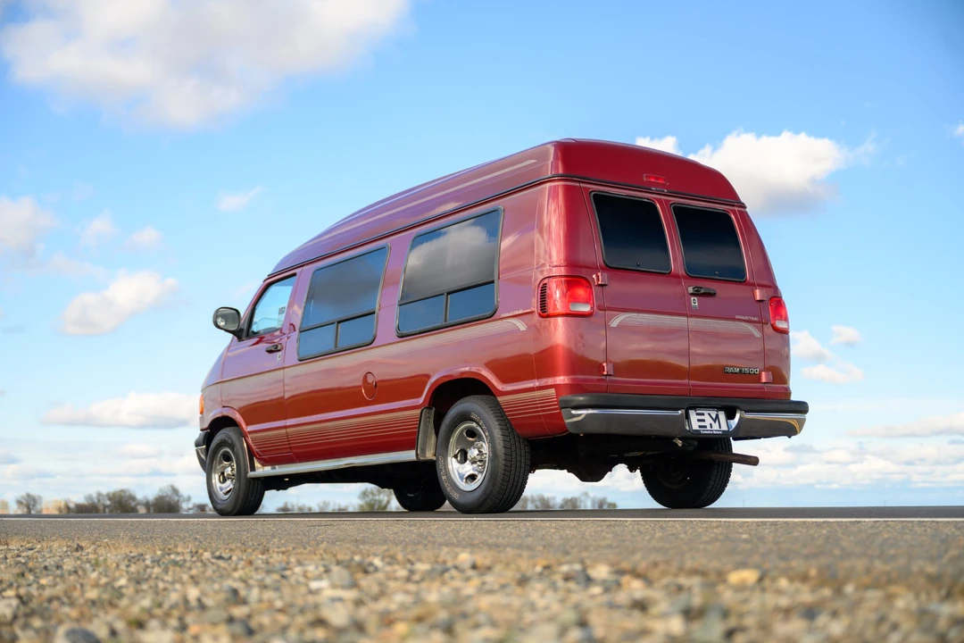 1999 Dodge Ram Van - Image 17 of 31