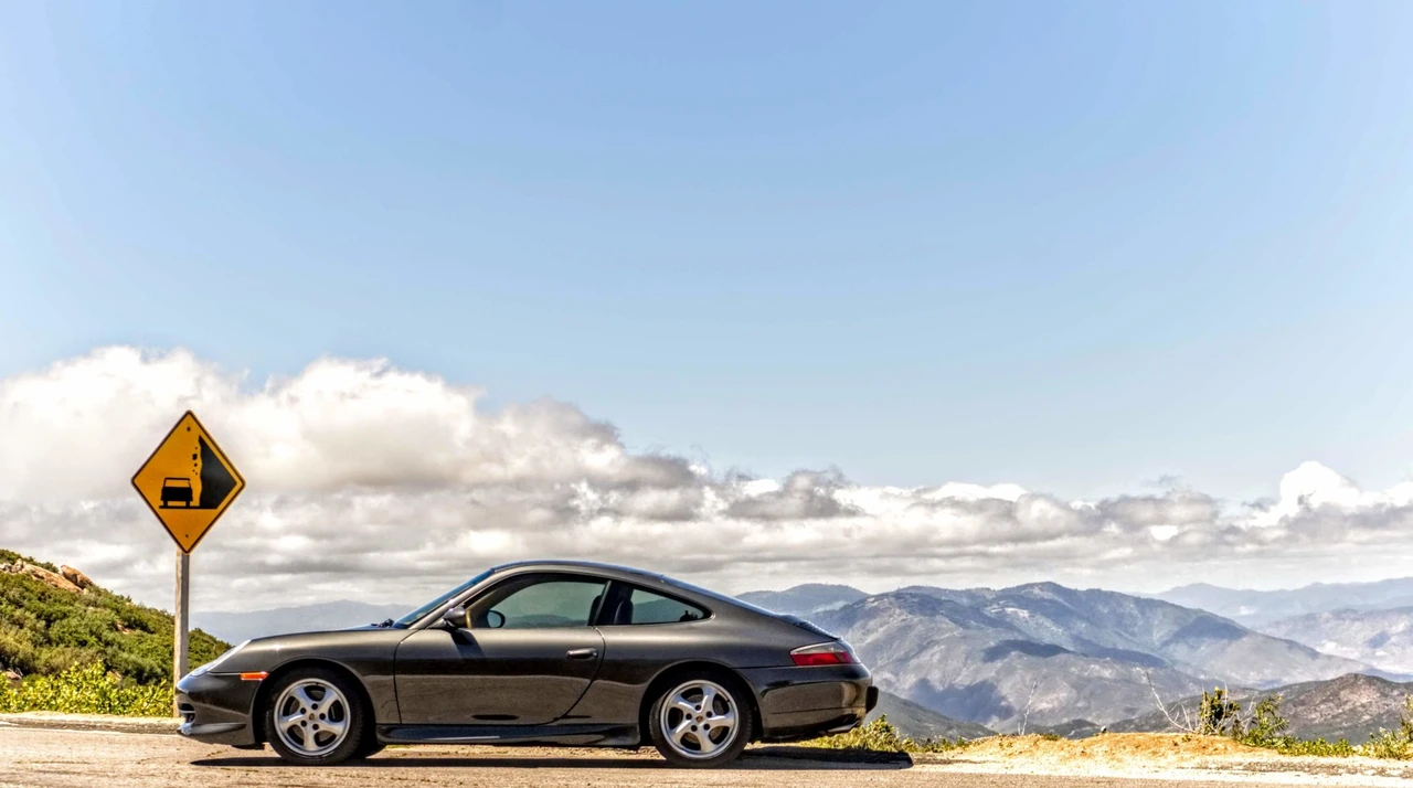 1999 Porsche 996 Carrera - Image 30 of 31