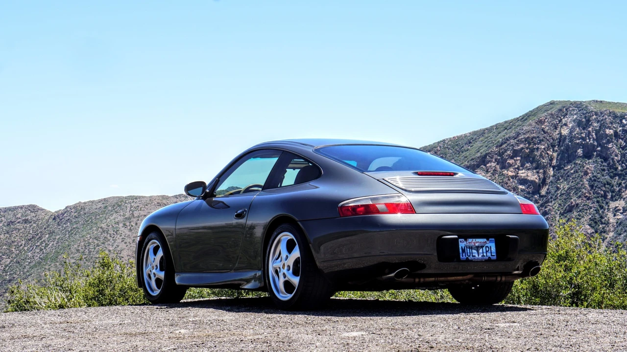 1999 Porsche 996 Carrera - Image 9 of 31