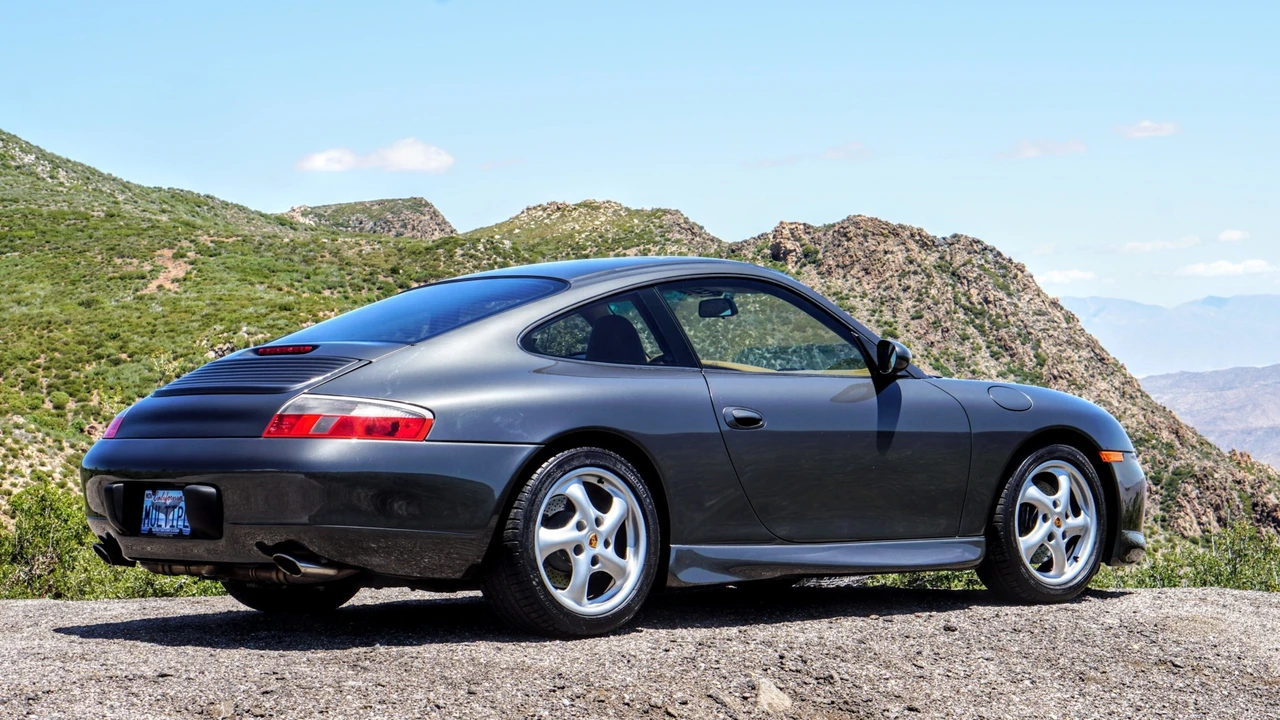 1999 Porsche 996 Carrera - Image 14 of 31