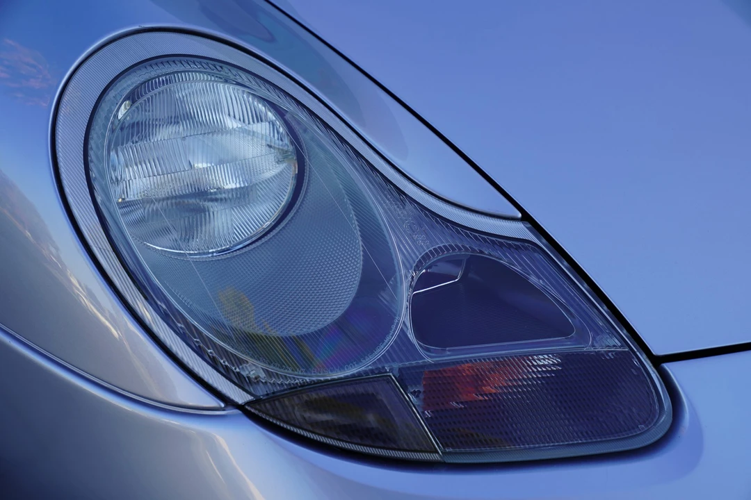 1999 Porsche 996 Carrera - Image 27 of 31