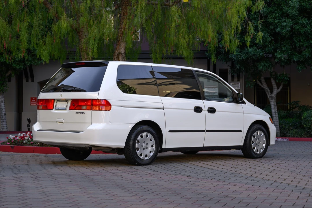2000 Honda Odyssey - Image 18 of 31