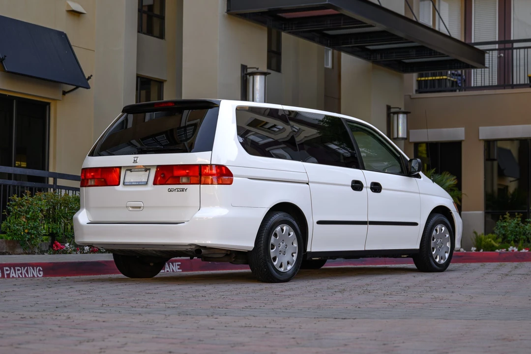 2000 Honda Odyssey - Image 17 of 31