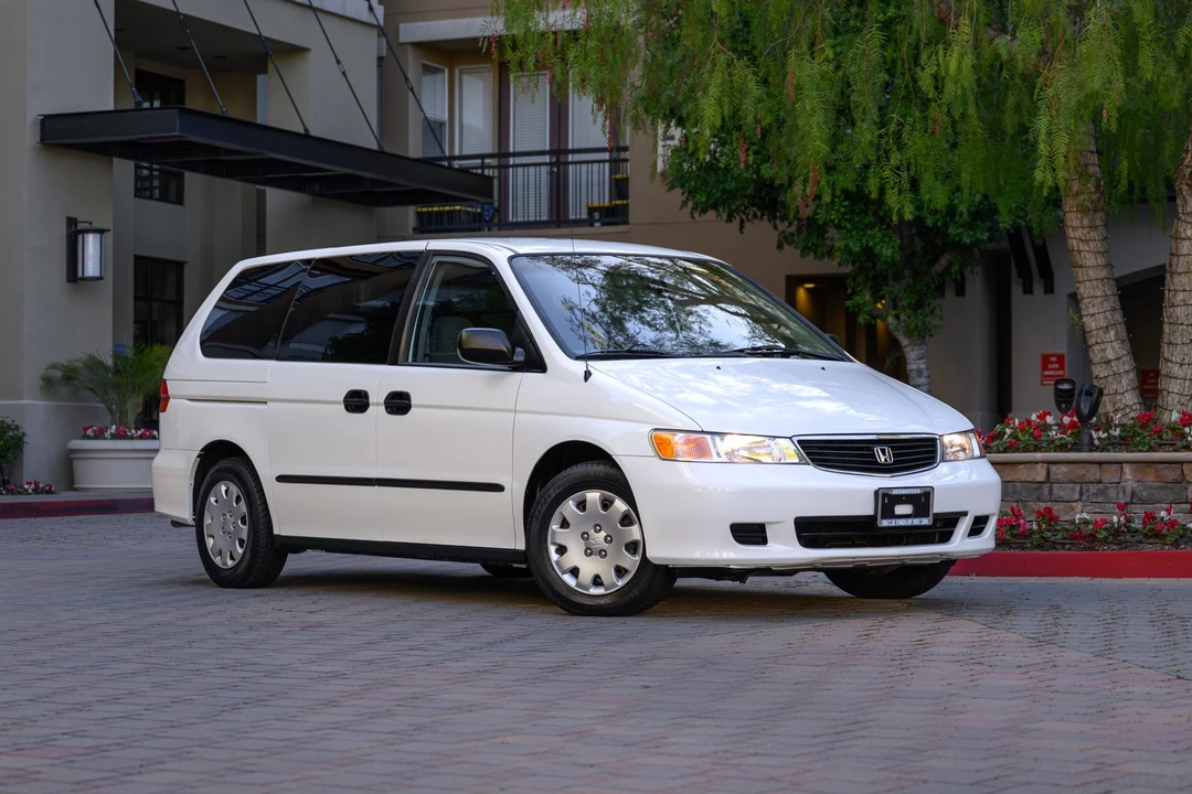 2000 Honda Odyssey - Image 2 of 31