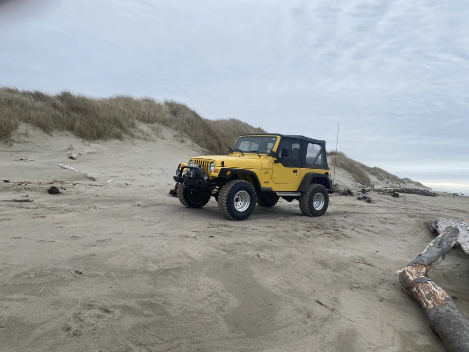 2000 Jeep TJ Wrangler - Image 17 of 31