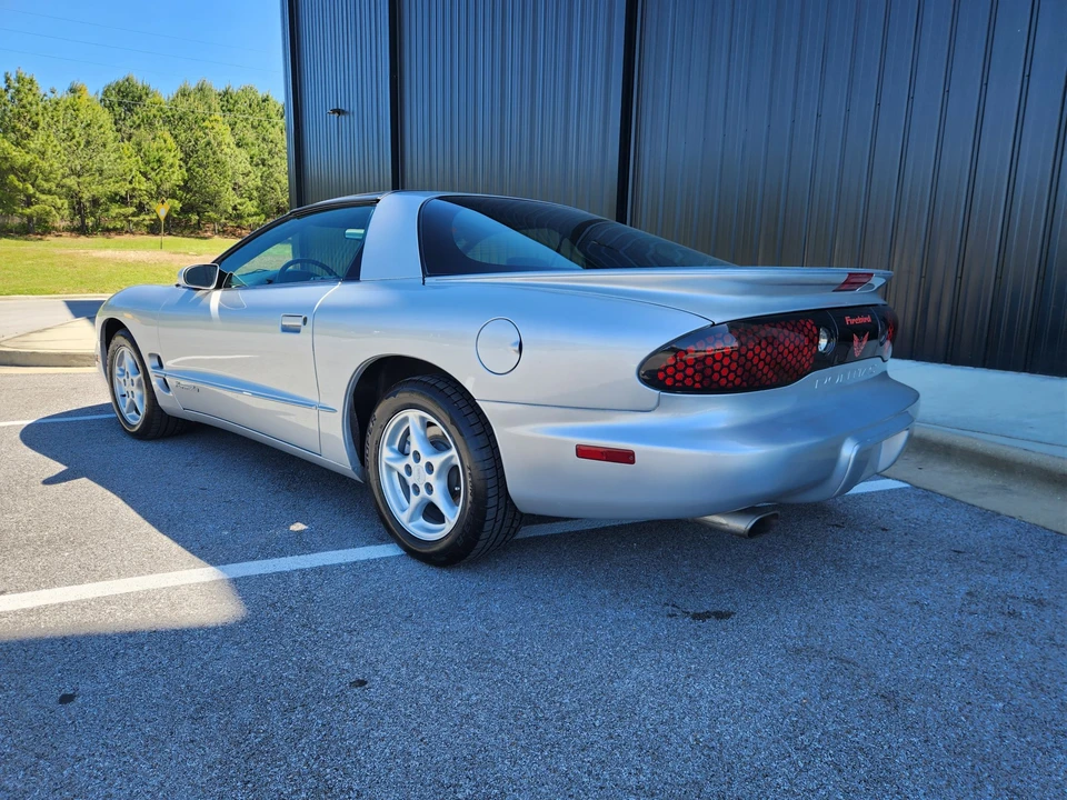 2000 Pontiac Firebird 4th Gen - Image 18 of 31