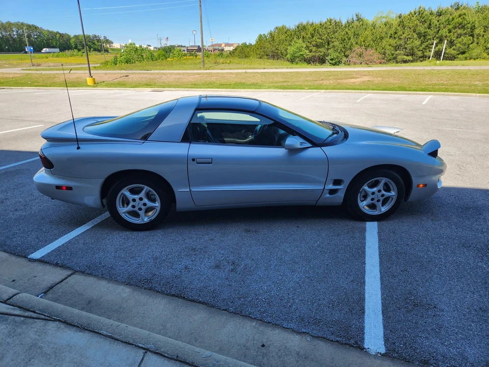 2000 Pontiac Firebird 4th Gen - Image 12 of 31