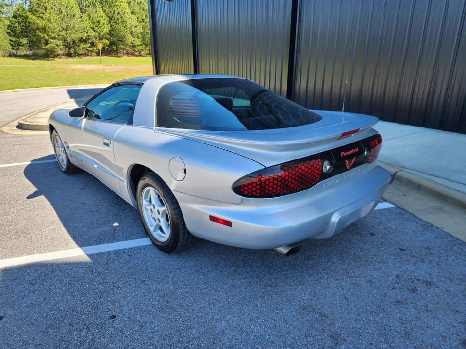 2000 Pontiac Firebird 4th Gen - Image 17 of 31