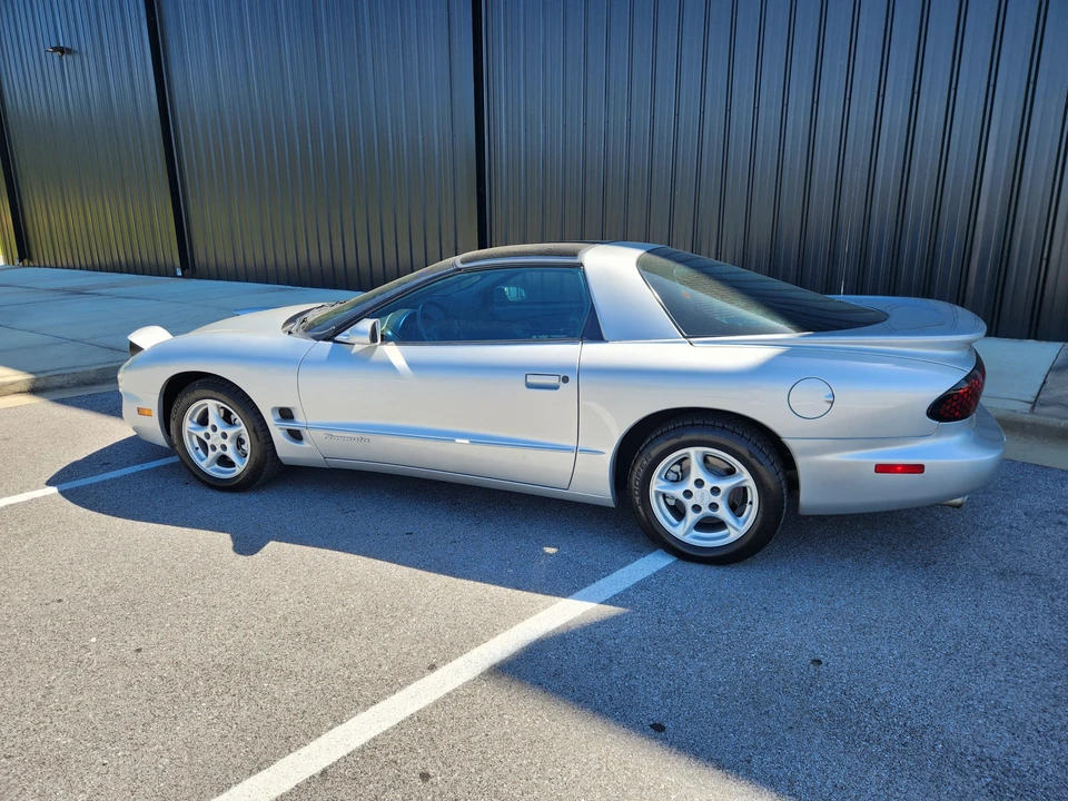 2000 Pontiac Firebird 4th Gen - Image 19 of 31