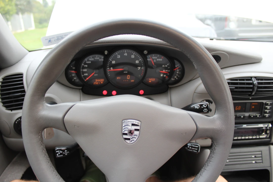 2000 Porsche 996 Carrera - Image 25 of 31