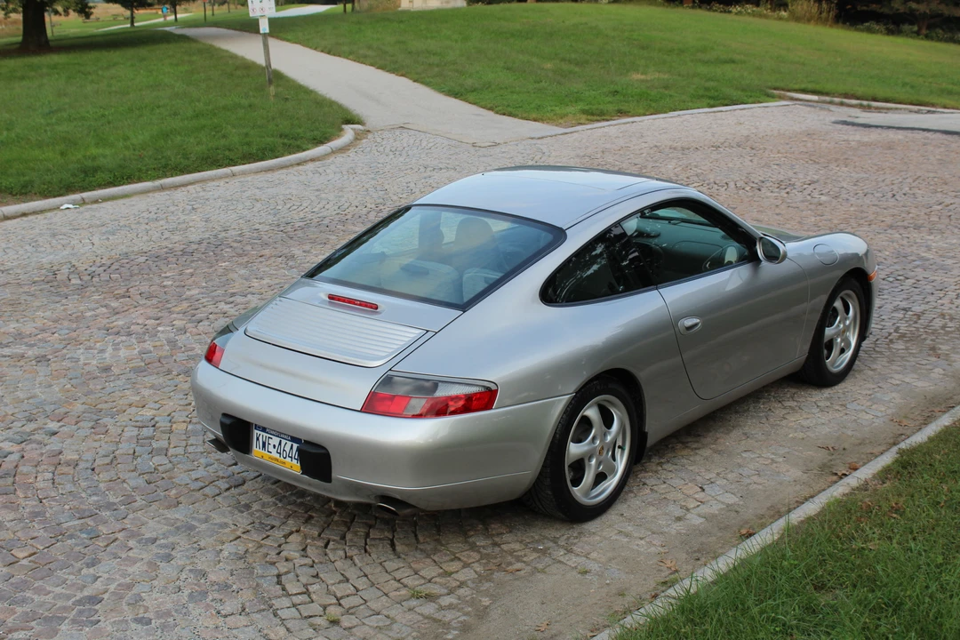 2000 Porsche 996 Carrera - Image 10 of 31