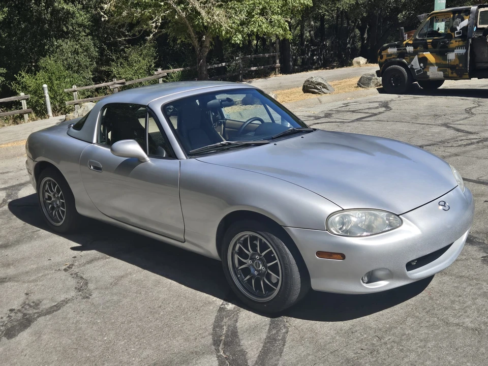 2001 Mazda NB MX-5 Miata - Image 2 of 31