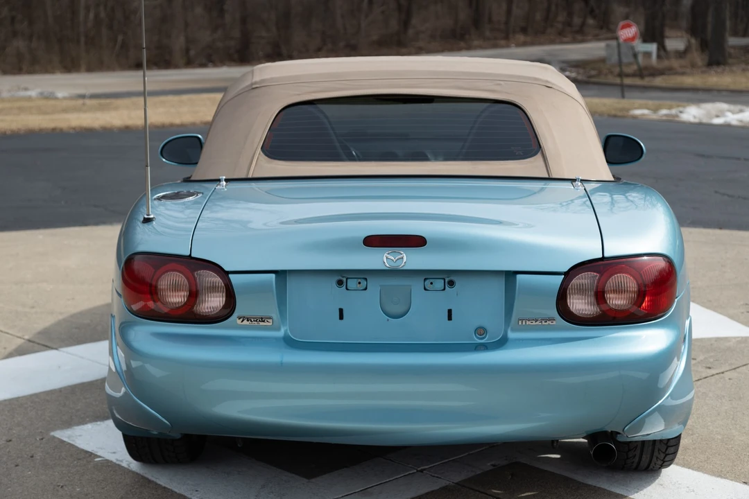 2001 Mazda NB MX-5 Miata - Image 5 of 31