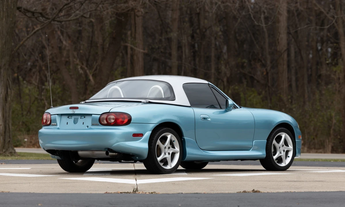 2001 Mazda NB MX-5 Miata - Image 14 of 31