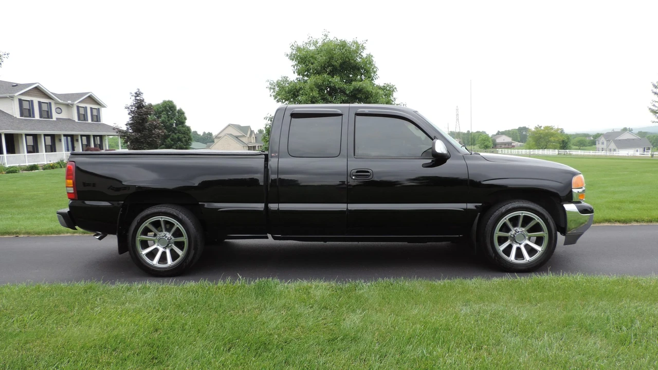 2002 GMC Sierra 2nd Gen - Image 12 of 31