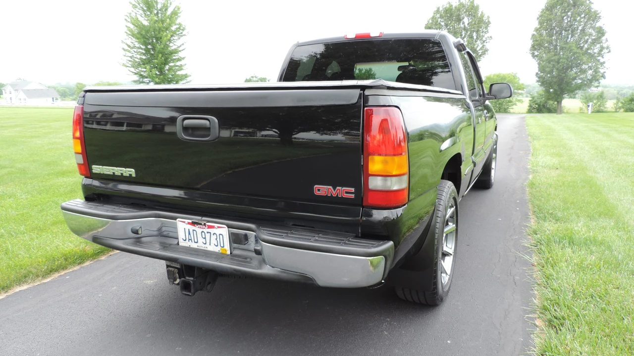 2002 GMC Sierra 2nd Gen - Image 10 of 31