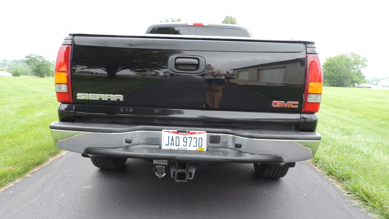 2002 GMC Sierra 2nd Gen - Image 8 of 31