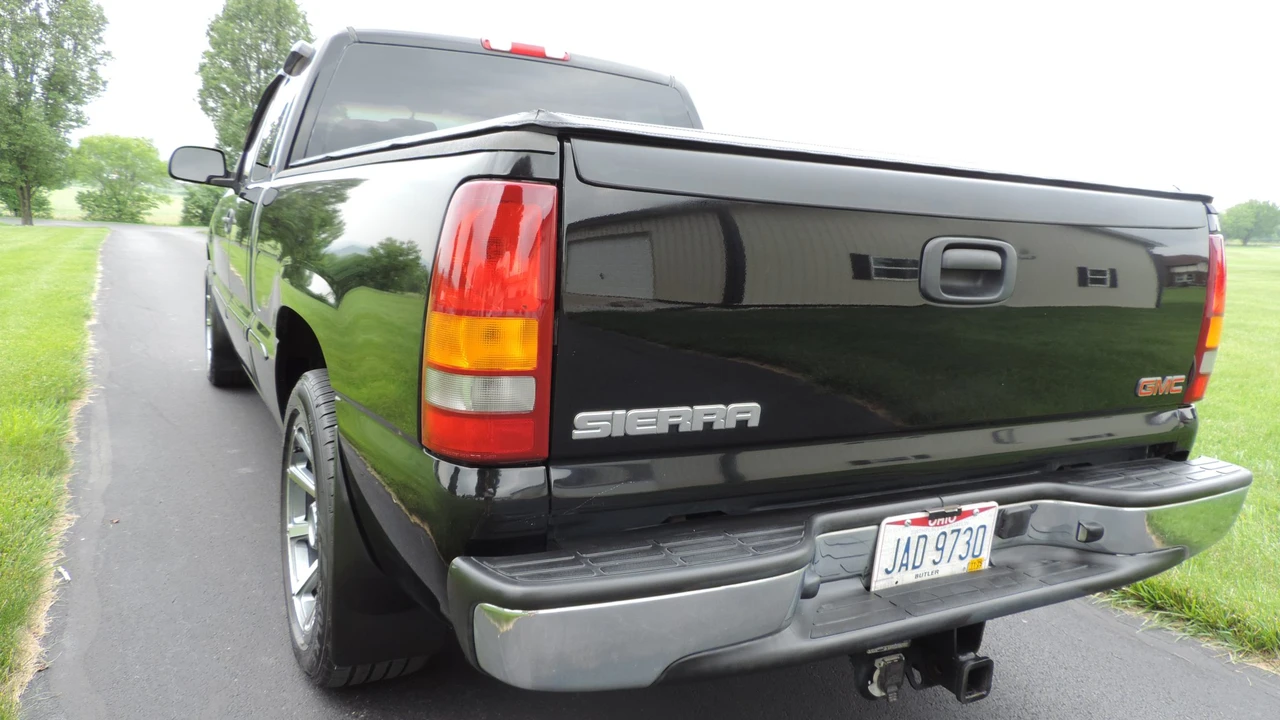 2002 GMC Sierra 2nd Gen - Image 6 of 31
