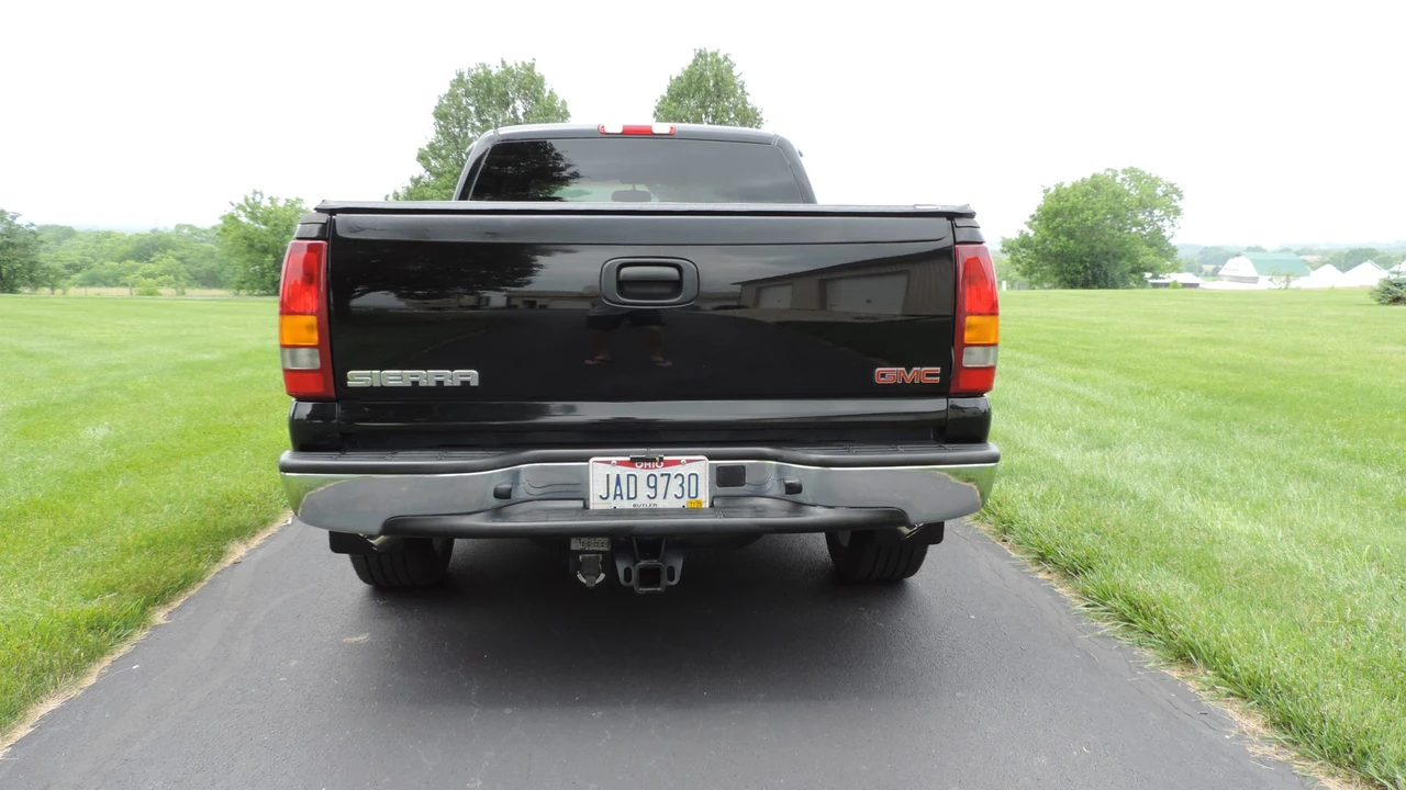 2002 GMC Sierra 2nd Gen - Image 7 of 31