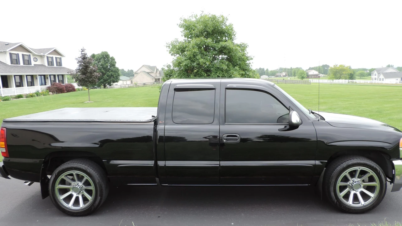 2002 GMC Sierra 2nd Gen - Image 18 of 31