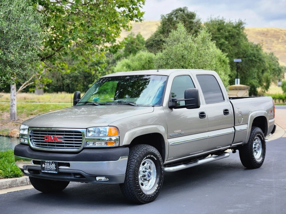 2002 GMC Sierra Heavy Duty 2nd Gen - Image 2 of 31