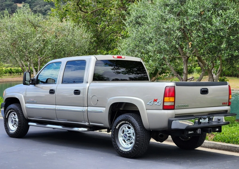 2002 GMC Sierra Heavy Duty 2nd Gen - Image 11 of 31