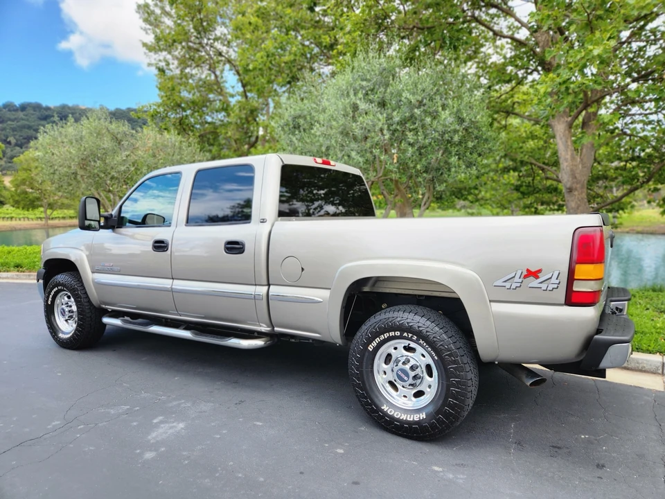2002 GMC Sierra Heavy Duty 2nd Gen - Image 10 of 31
