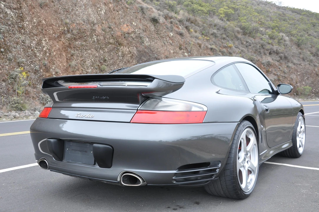 2002 Porsche 996 Turbo - Image 9 of 31