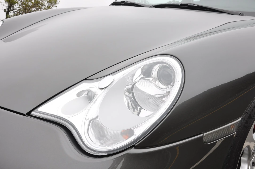 2002 Porsche 996 Turbo - Image 25 of 31