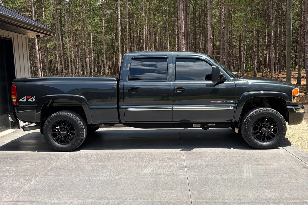 2003 GMC Sierra Heavy Duty 2nd Gen - Image 10 of 31