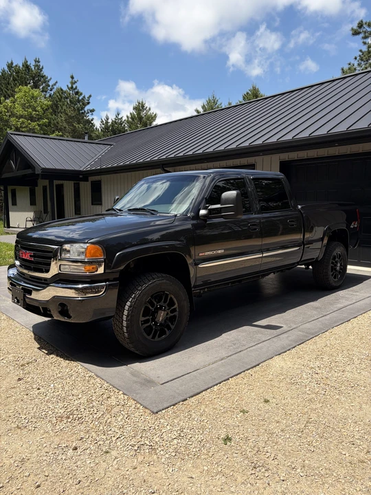 2003 GMC Sierra Heavy Duty 2nd Gen - Image 2 of 31