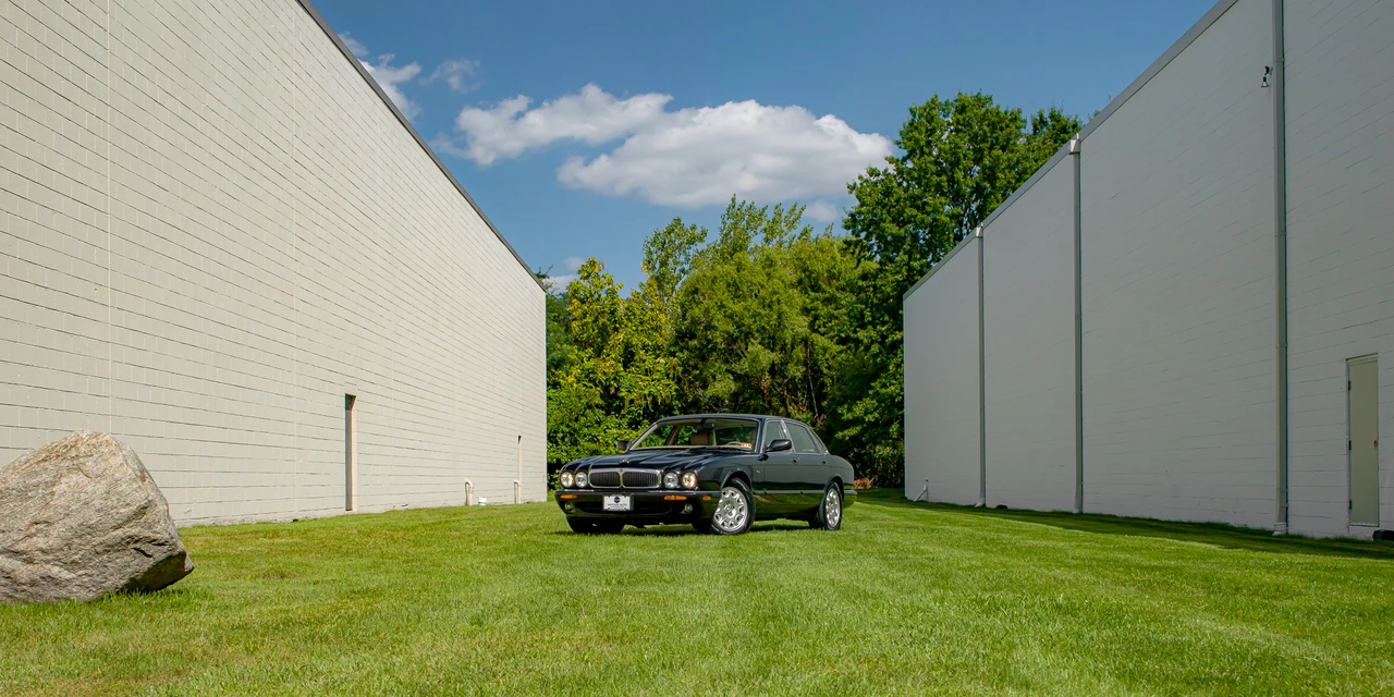 2003 Jaguar X308 XJ - Image 3 of 31