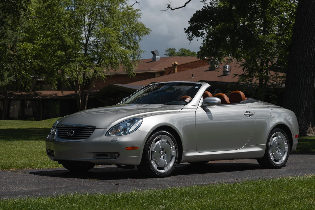 2003 Lexus SC430 - Image 2 of 31