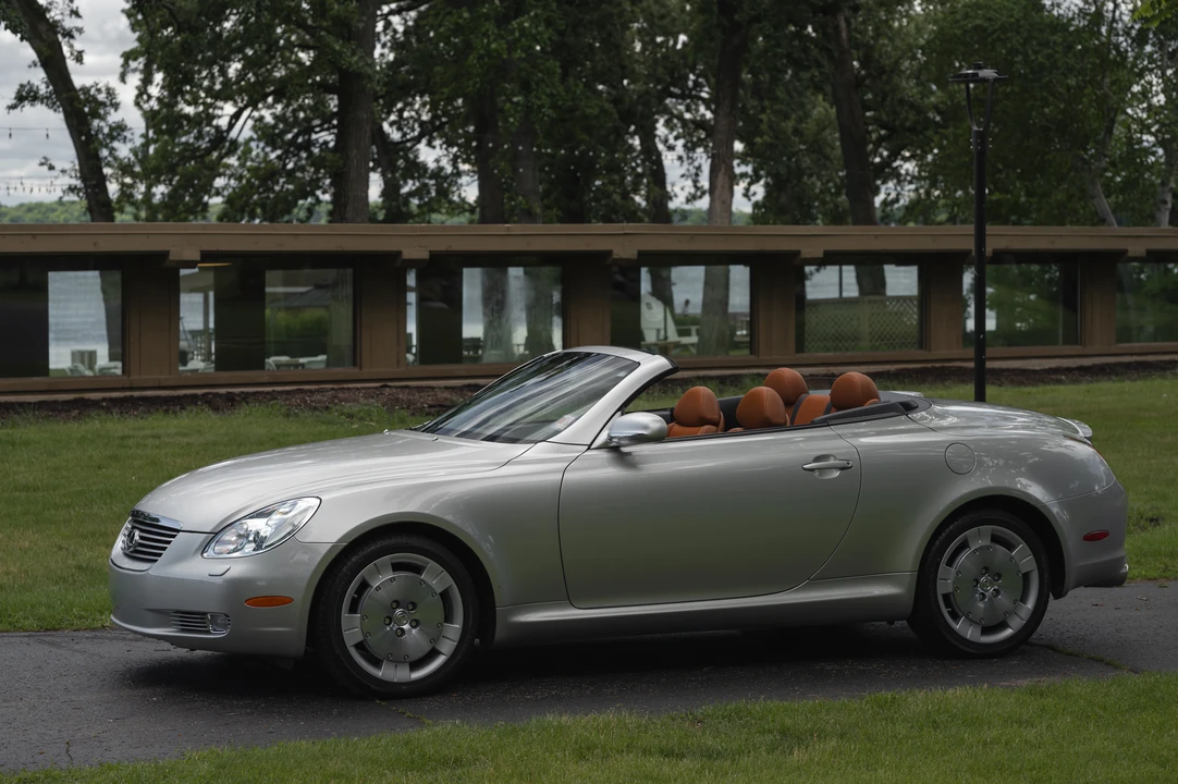 2003 Lexus SC430 - Image 4 of 31