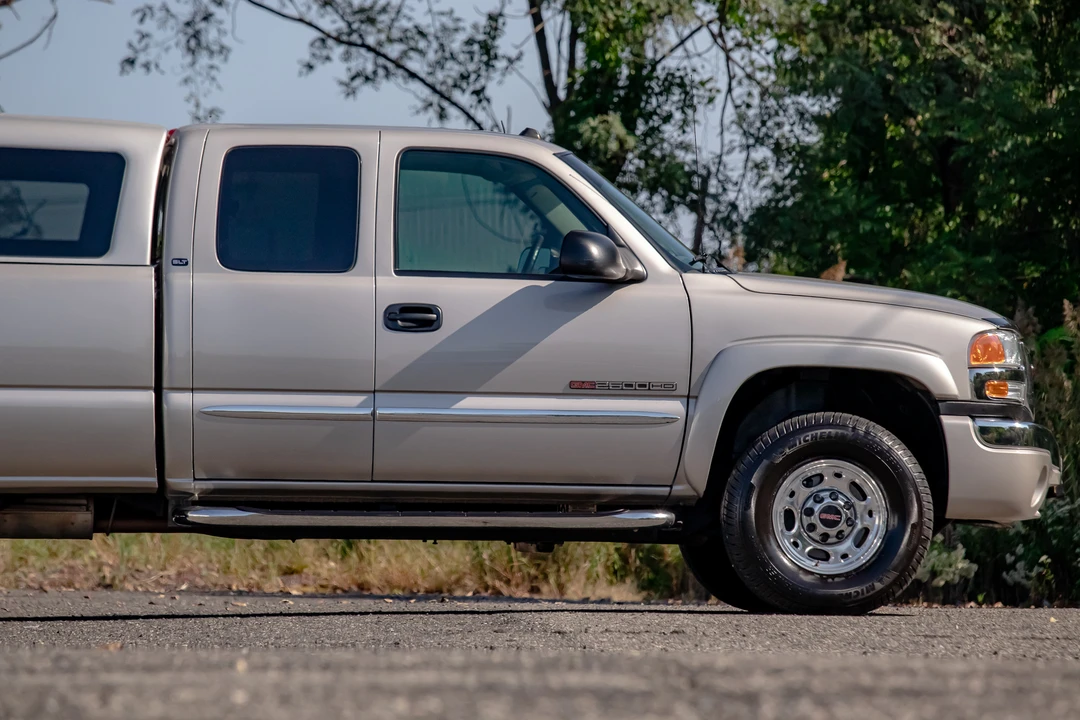 2004 GMC Sierra Heavy Duty 2nd Gen - Image 28 of 31