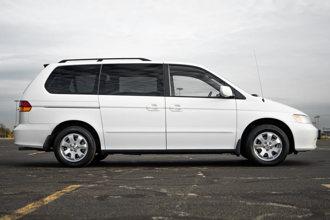 2004 Honda Odyssey - Image 11 of 31