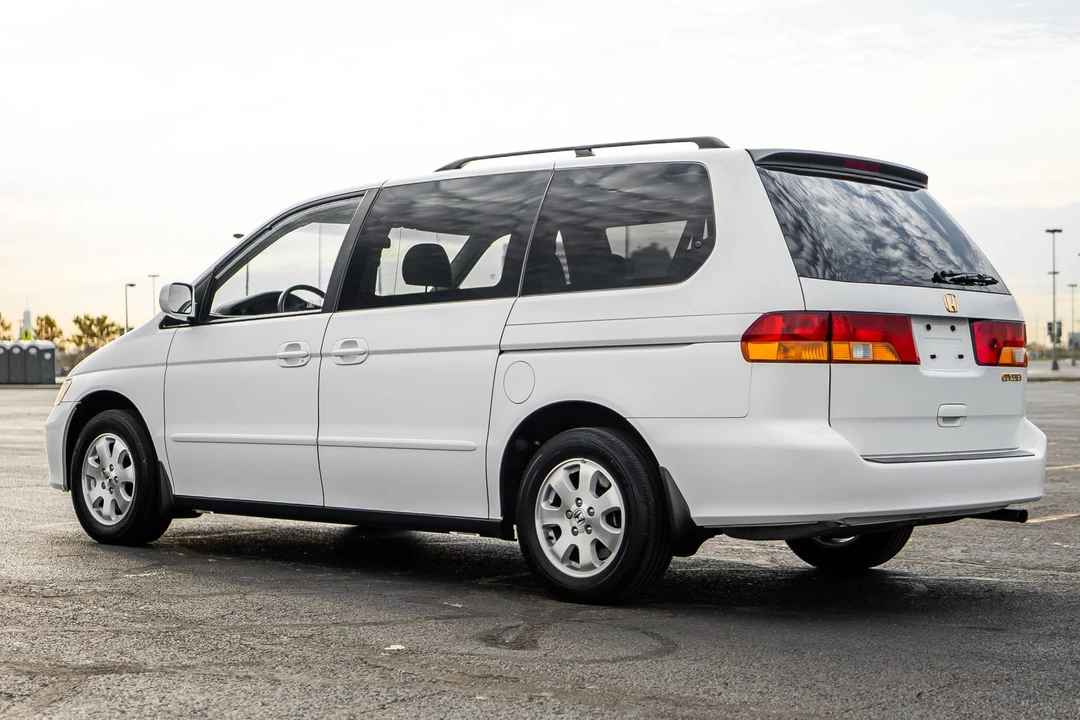 2004 Honda Odyssey - Image 16 of 31