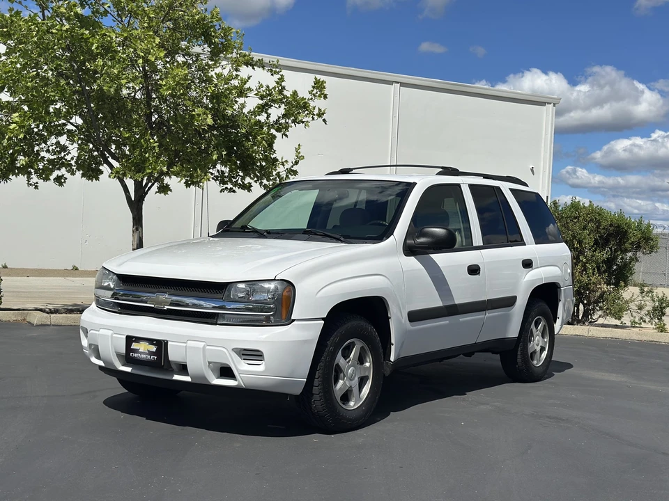2005 Chevrolet Trailblazer - Image 2 of 31